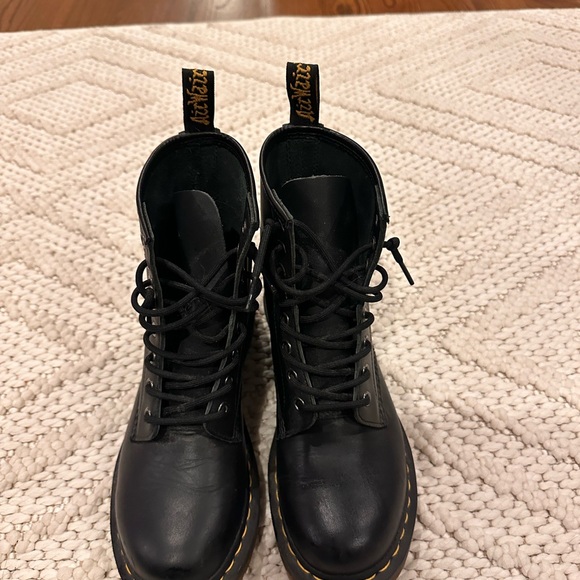 Women’s 1460 Dr Martens - Picture 5 of 8